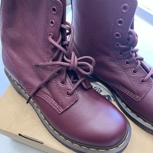 Dr.Martens 1460 Cherry Red Pascal boots